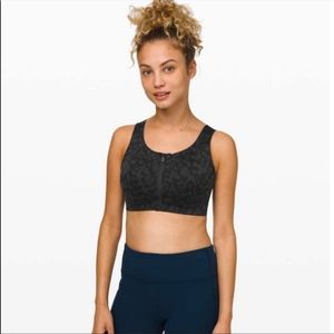 Lululemon Enlite Bra Zip Front in Formation Camo Deep Coal Multi 32DD